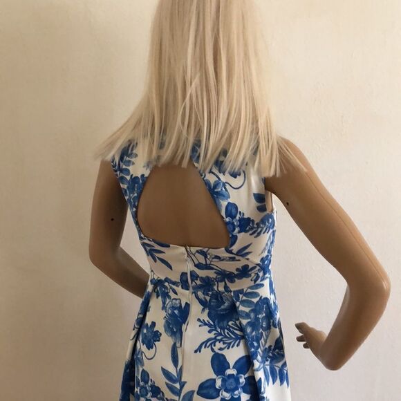 ASOS Blue and White Floral Mini Dress With Back Cutout Size 0 - Picture 4 of 6